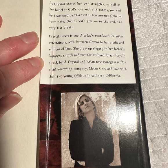 Gold: A Devotional by Crystal Lewis - Picture 4 of 10